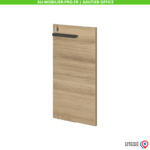 Porte de meuble de bureau en bois clair.